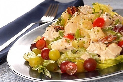 Праздничные салаты с мясом и фруктами. Праздничные салаты с мясом и фруктами.