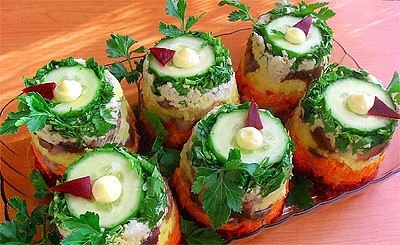 Красивые салаты. Удивляем гостей вкусными и красиво оформленными блюдами