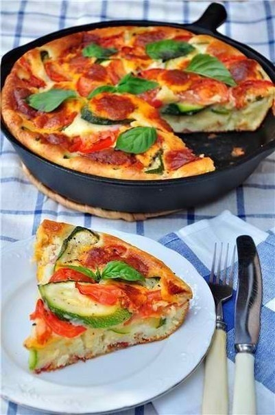 Puffed Pancake или печеный блин с начинкой из помидор, цуккини и бекона.