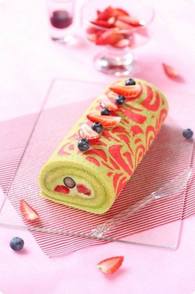 Фисташковый узорный рулет / Torta decorada de pist&aacute;chio.