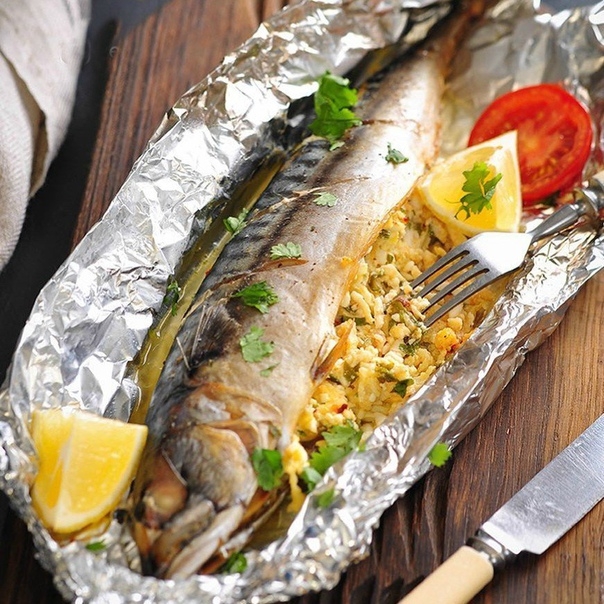 ФАРШИРОВАННАЯ СКУМБРИЯ,ЗАПЕЧЕННАЯ В ФОЛЬГЕ