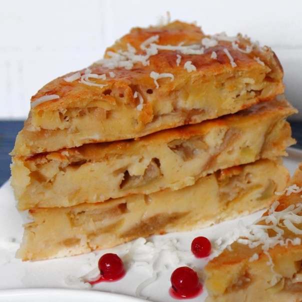 ШАРЛОТКА С ЯБЛОКАМИ И СЫРОМ