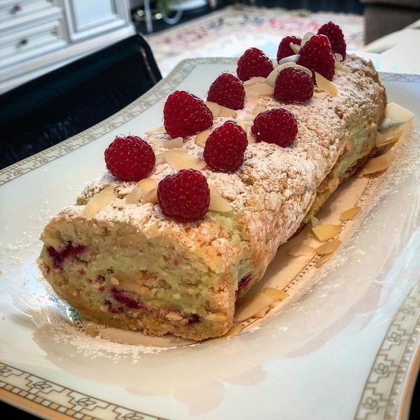 МИНДАЛЬНЫЙ РУЛЕТ С МАЛИНОЙ