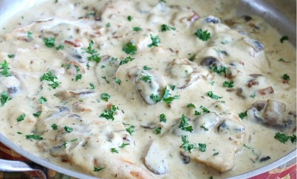 КУРИНОЕ ФИЛЕ С ГРИБАМИ В СЛИВОЧНОМ СОУСЕ