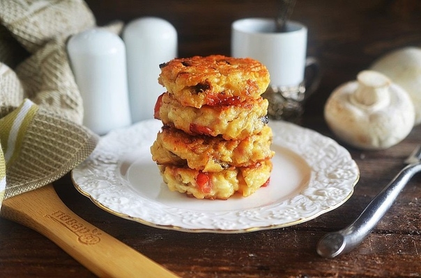 СЫРНИКИ С БЕКОНОМ И ГРИБАМИ