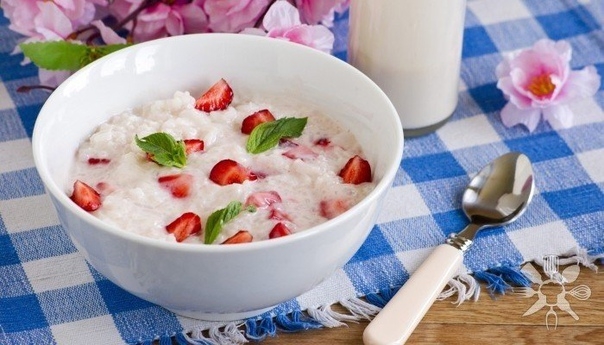 РИС С КЛУБНИКОЙ И ЙОГУРТОМ