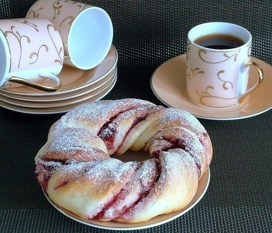 СЛАДКИЕ КЛЮКВЕННЫЕ ВЕНОЧКИ