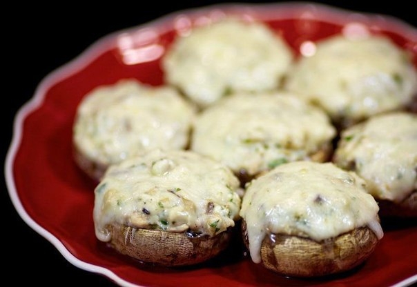 ШАМПИНЬОНЫ С КУРИЦЕЙ И ГРИБАМИ ШАМПИНЬОНЫ С КУРИЦЕЙ И ГРИБАМИ