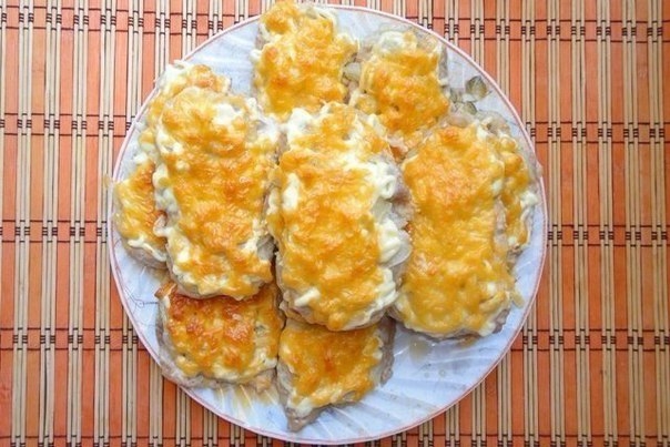 МЯСО ПО-ФРАНЦУЗСКИ В ДУХОВКЕ :)