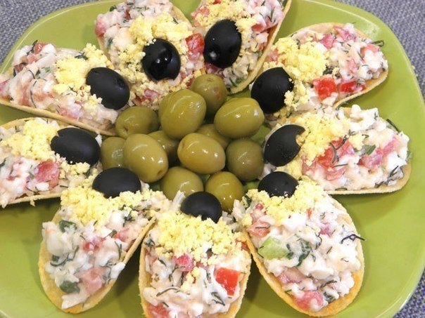 ТОП - 6 САМЫХ КРАСИВЫХ И ВКУСНЫХ ЗАКУСОК НА НОВОГОДНИЙ СТОЛ :)