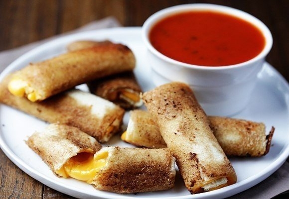 ЖАРЕНЫЕ БУЛОЧКИ С СЫРОМ ЖАРЕНЫЕ БУЛОЧКИ С СЫРОМ