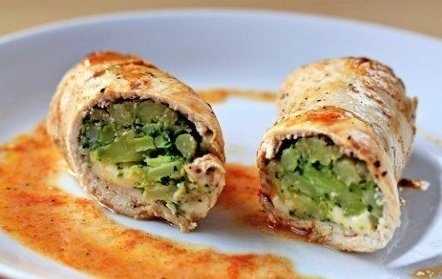 КУРИНЫЕ РУЛЕТЫ, ФАРШИРОВАННЫЕ КАПУСТОЙ БРОККОЛИ И СЫРОМ