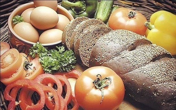 Учимся утолять жажду в тех или иных продуктах, компенсируя другими, полезными продуктами.