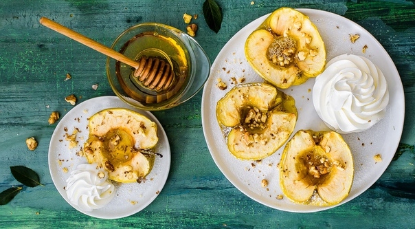 ЗАПЕЧЕННЫЕ ЯБЛОКИ С МЕДОМ ЗАПЕЧЕННЫЕ ЯБЛОКИ С МЕДОМ