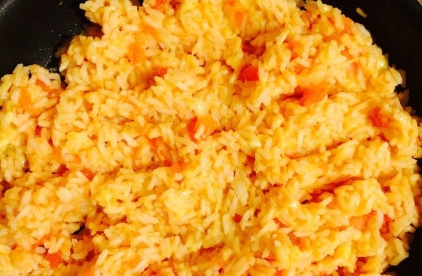 Самый вкусный рис с сыром и помидорами