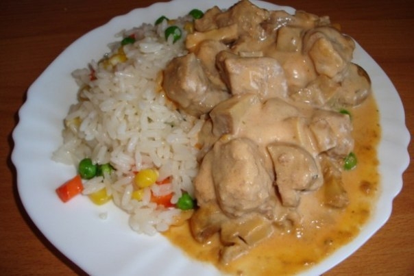 МЯСО В СЫРНОМ СОУСЕ К УЖИНУ