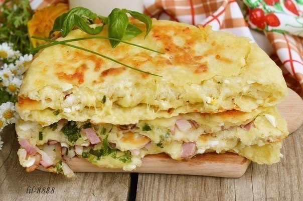 ПРОСТЫЕ СЫРНЫЕ ЛЕПЁШКИ С НАЧИНКОЙ ПРОСТЫЕ СЫРНЫЕ ЛЕПЁШКИ С НАЧИНКОЙ