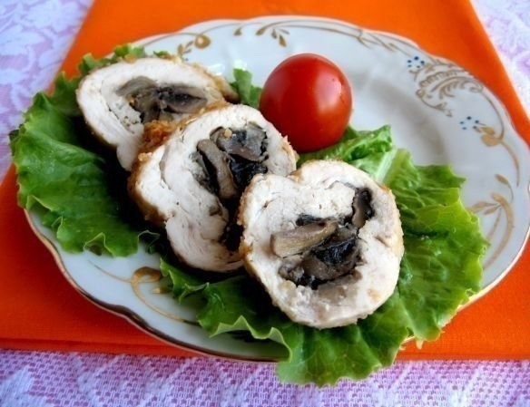 СОЧНЫЕ КУРИНЫЕ РУЛЕТИКИ С ГРИБАМИ СОЧНЫЕ КУРИНЫЕ РУЛЕТИКИ С ГРИБАМИ