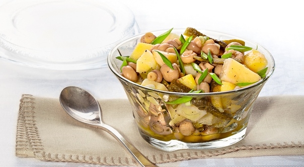 Картофельный салат с маринованными шампиньонами Картофельный салат с маринованными шампиньонами