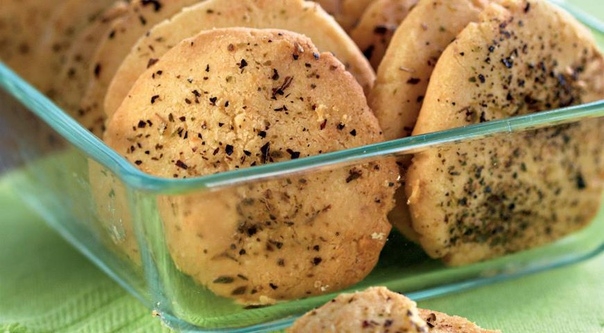 Печенье с пармезаном и травами