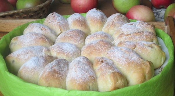 Яблочный пирог из булочек Яблочный пирог из булочек