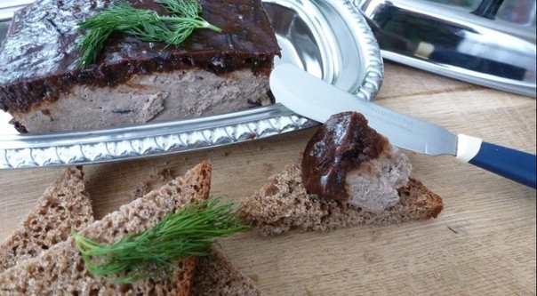 Паштет из куриной печени с желе из чернослива Паштет из куриной печени с желе из чернослива
