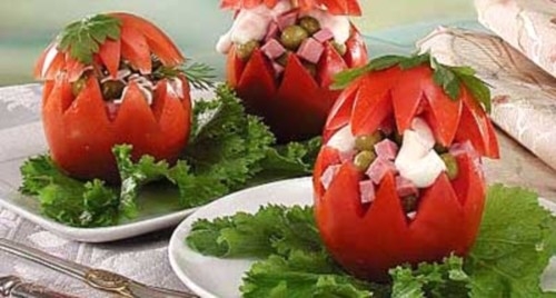 Помидоры с начинкой из ветчины и зеленого горошка