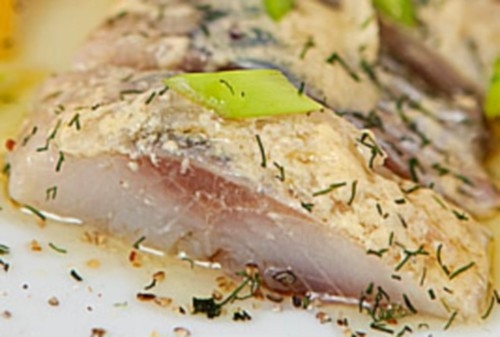 Сельдь закусочная под горчичной заливкой