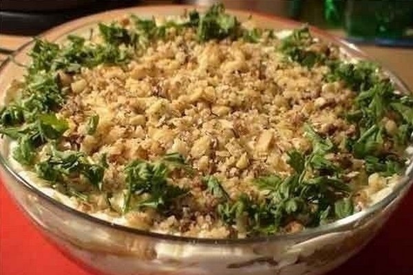Простой салат для детей с куриной грудкой