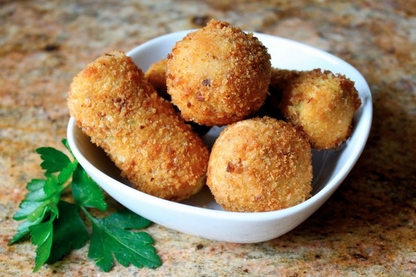 Крокеты из картофеля с грибами и сыром