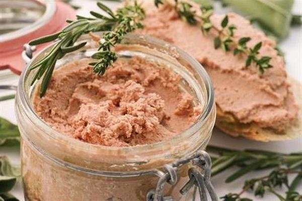 Паштет из копченой колбасы и сала