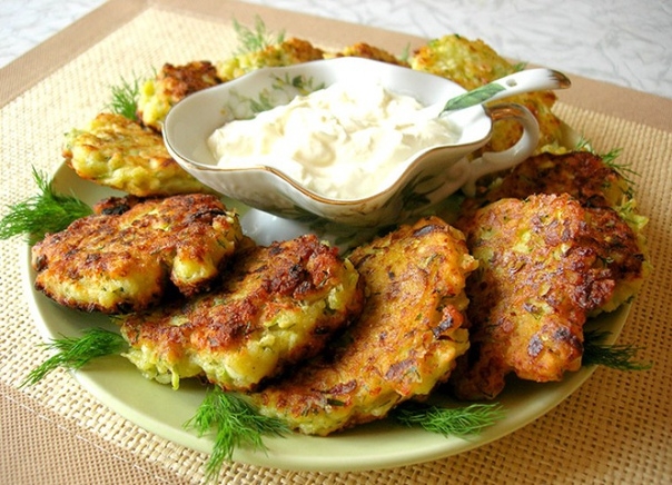 Соленые сырники с кабачком и укропом