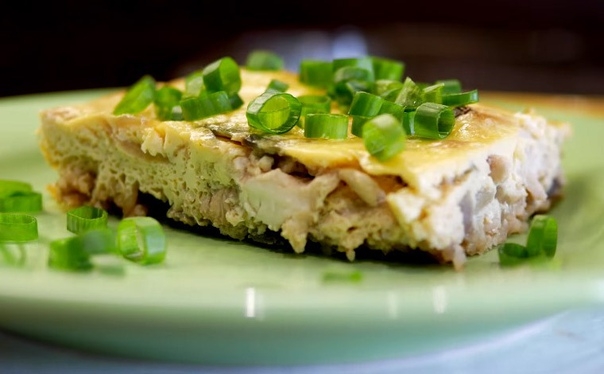 Пышный омлет с рисом и курицей