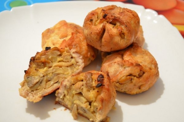 Куриные бомбочки с сырно-грибной начинкой
