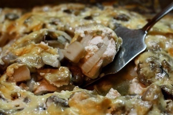 Куриная грудка с грибами, запеченные в йогурте Куриная грудка с грибами, запеченные в йогурте