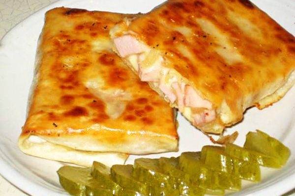 Конвертики из тонкого лаваша с начинкой