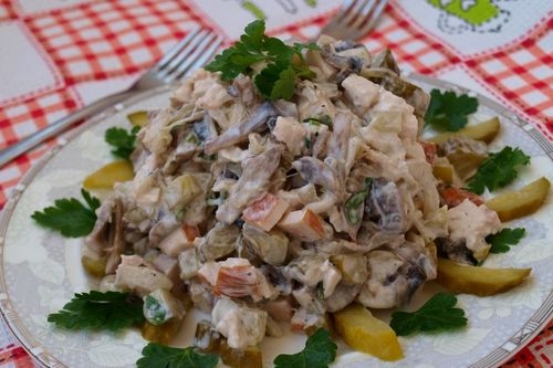 Салат с копченой курицей на каждый день Салат с копченой курицей на каждый день