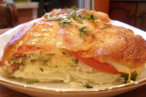 Картофель с рыбой под сырной корочкой Картофель с рыбой под сырной корочкой