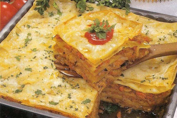 Лазанья с фаршем, капустой и острым сыром Лазанья с фаршем, капустой и острым сыром