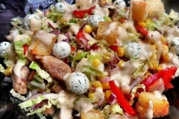 Салат &laquo;Ревнивец&raquo; с курицей и сыром
