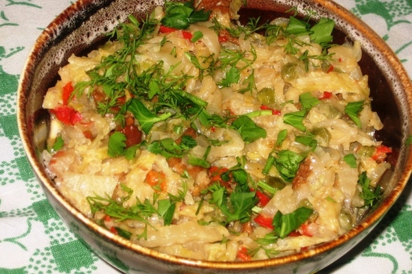 Рагу из пекинской капусты с лисичками