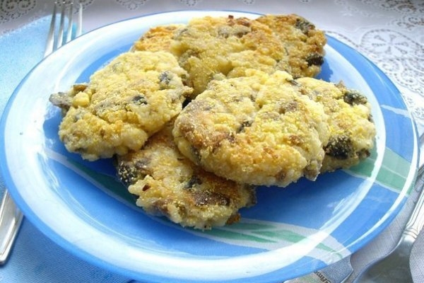 Рисовые биточки с грибами и луком