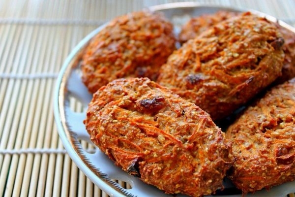 Морковно-апельсиновые пряники с начинкой из сухофруктов