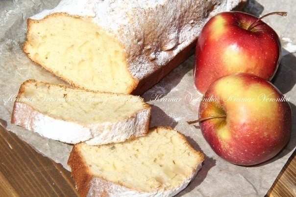 Кекс на йогурте с яблоками