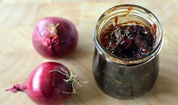 Конфи из красного лука.