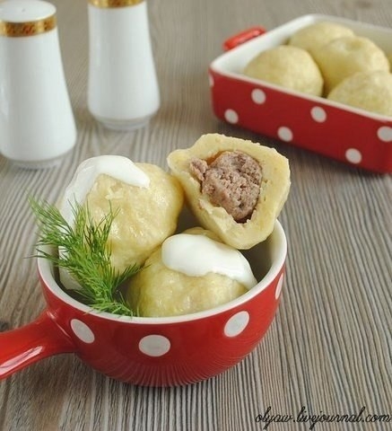 Картофельные клёцки с мясом.