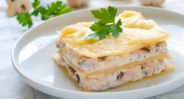 АППЕТИТНАЯ ЛАЗАНЬЯ С КУРИЦЕЙ И ГРИБАМИ.