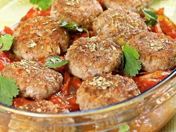 Гречаники с овощным соусом.
