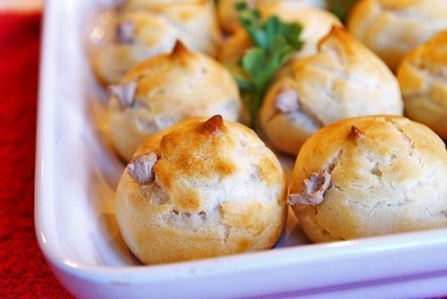 Профитроли с куриной печенью.