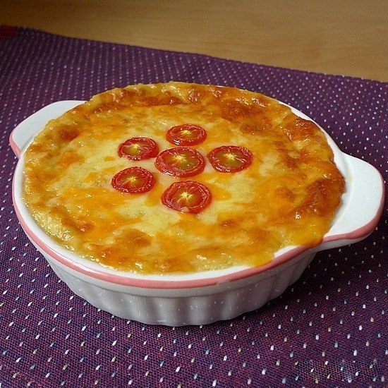 Картофельная запеканка с сыром и луком.